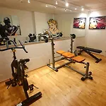 Qu Hotel, Trademark Collection By Wyndham Hotel