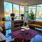 Qu Hotel, Trademark Collection By Wyndham 4*