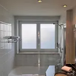 Hotel Qu Hotel, Trademark Collection By Wyndham