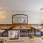 Qu Hotel, Trademark Collection By Wyndham