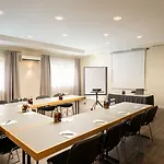 Hotel Qu Hotel, Trademark Collection By Wyndham 4*