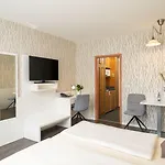 Qu Hotel, Trademark Collection By Wyndham Augsburg