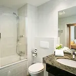 Hotel Qu Hotel, Trademark Collection By Wyndham