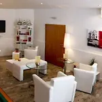 Qu Hotel, Trademark Collection By Wyndham 4*