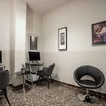 Hotel Qu Hotel, Trademark Collection By Wyndham