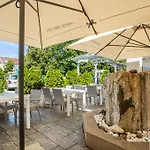 Qu Hotel, Trademark Collection By Wyndham Hotel