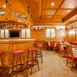 Hotel Qu Hotel, Trademark Collection By Wyndham 4*