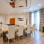 Qu Hotel, Trademark Collection By Wyndham 4*