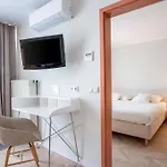 Qu Hotel, Trademark Collection By Wyndham 4*