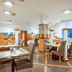 Hotel Qu Hotel, Trademark Collection By Wyndham Augsburg