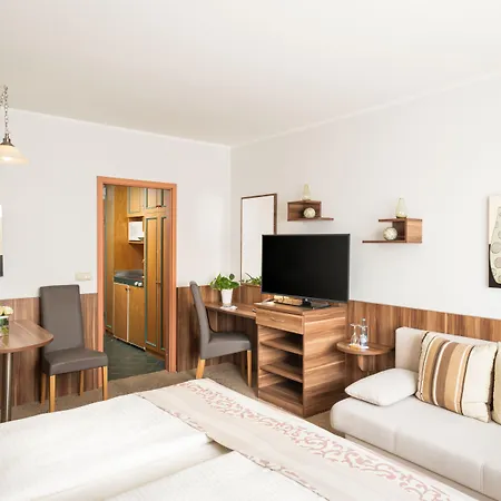 Hotel Qu Hotel, Trademark Collection By Wyndham 4*