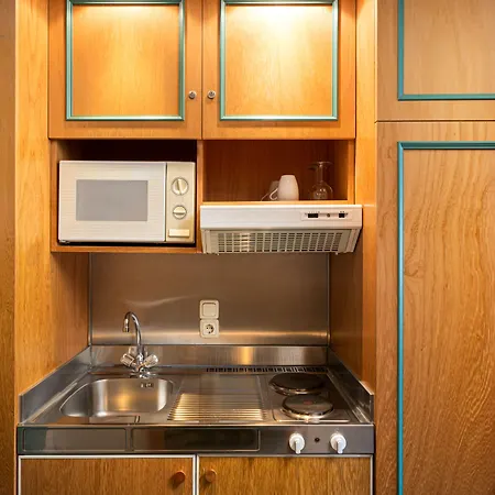 Qu Hotel, Trademark Collection By Wyndham Hotel