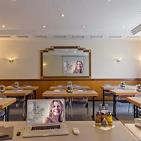 Qu Hotel, Trademark Collection By Wyndham 4*