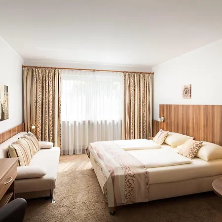 Qu Hotel, Trademark Collection By Wyndham Hotel