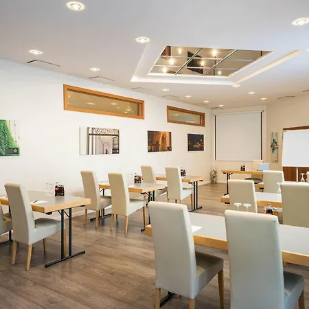Qu Hotel, Trademark Collection By Wyndham 4* Augsburg