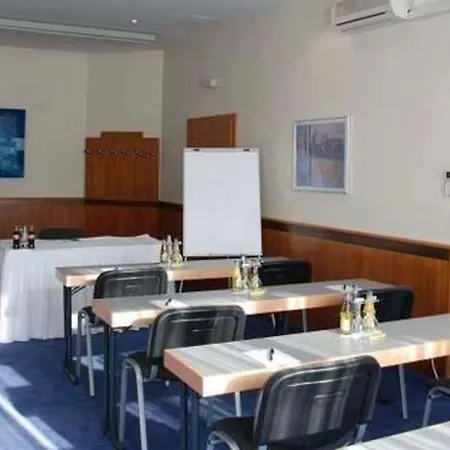 Qu Hotel, Trademark Collection By Wyndham Szálloda