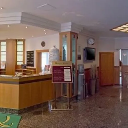 Qu Hotel, Trademark Collection By Wyndham 4*