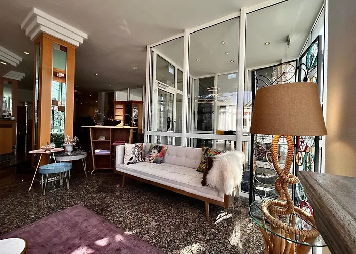 Qu Hotel, Trademark Collection By Wyndham