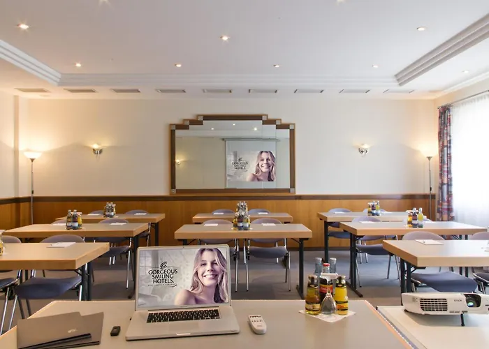 Qu Hotel, Trademark Collection By Wyndham