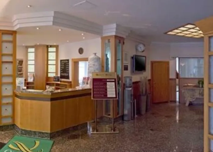 Qu Hotel, Trademark Collection By Wyndham 4*