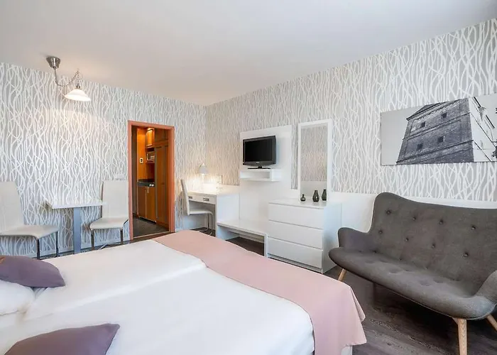 Qu Hotel, Trademark Collection By Wyndham Hotel