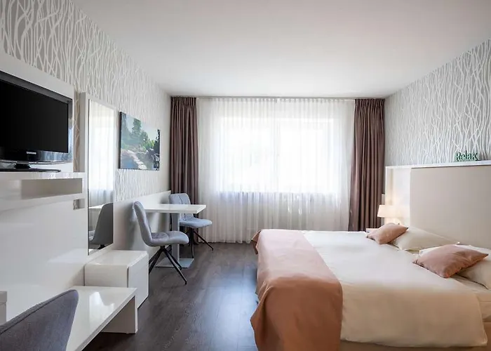 Qu Hotel, Trademark Collection By Wyndham Hotel 4*