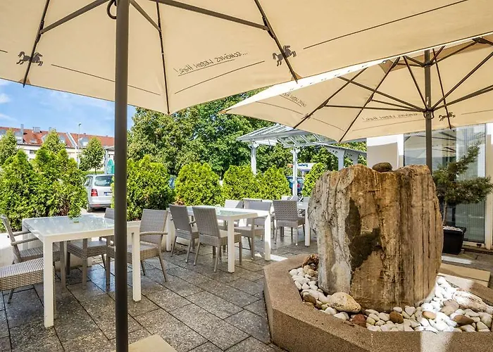 Qu Hotel, Trademark Collection By Wyndham Hotel