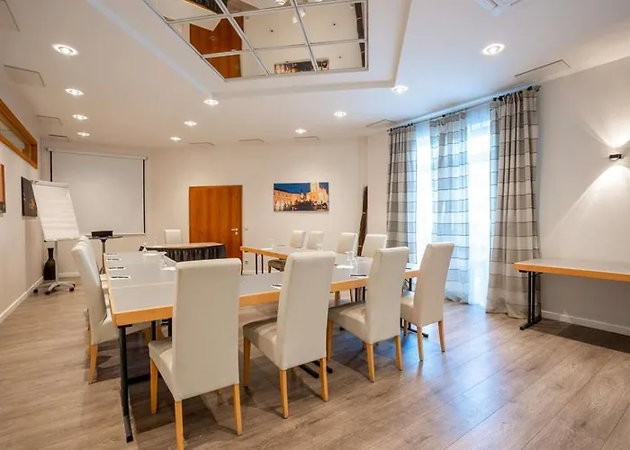 Qu Hotel, Trademark Collection By Wyndham 4*